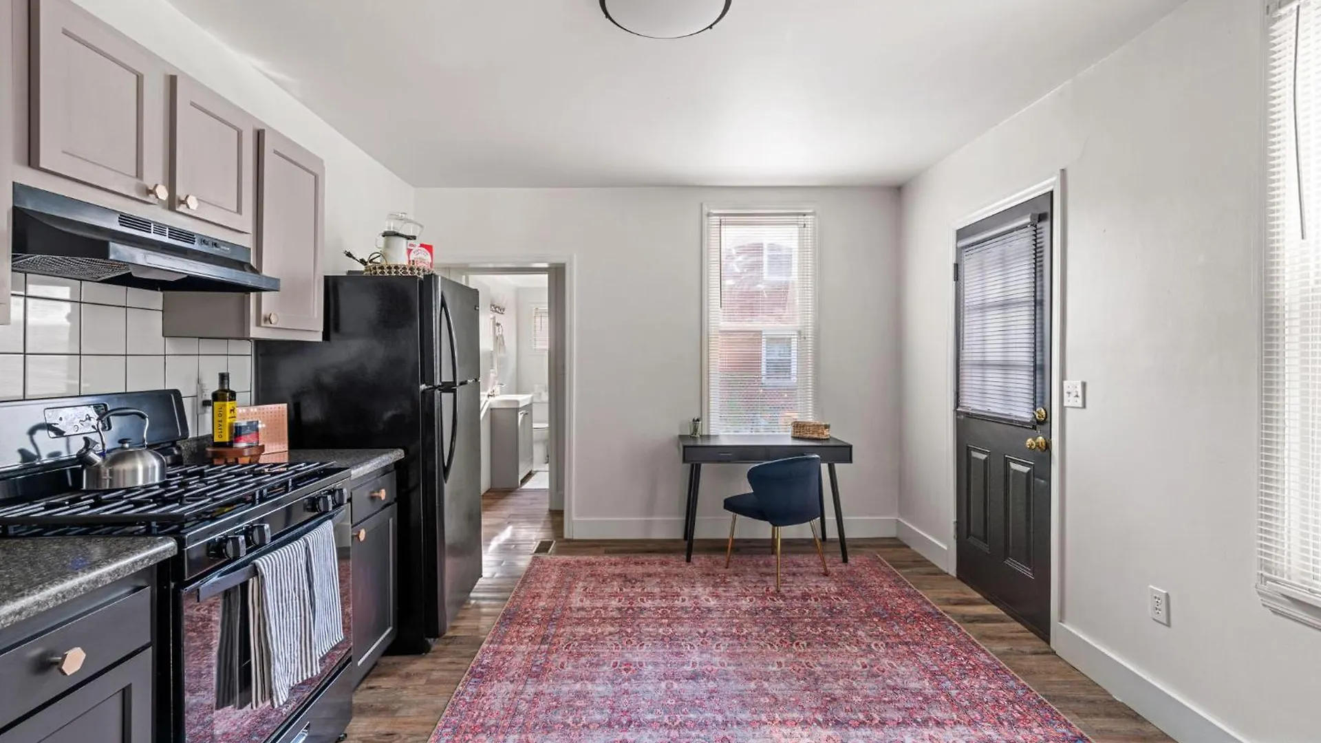 Eclectic Home - Pool Table & Games - Near Downtown Pittsburgh